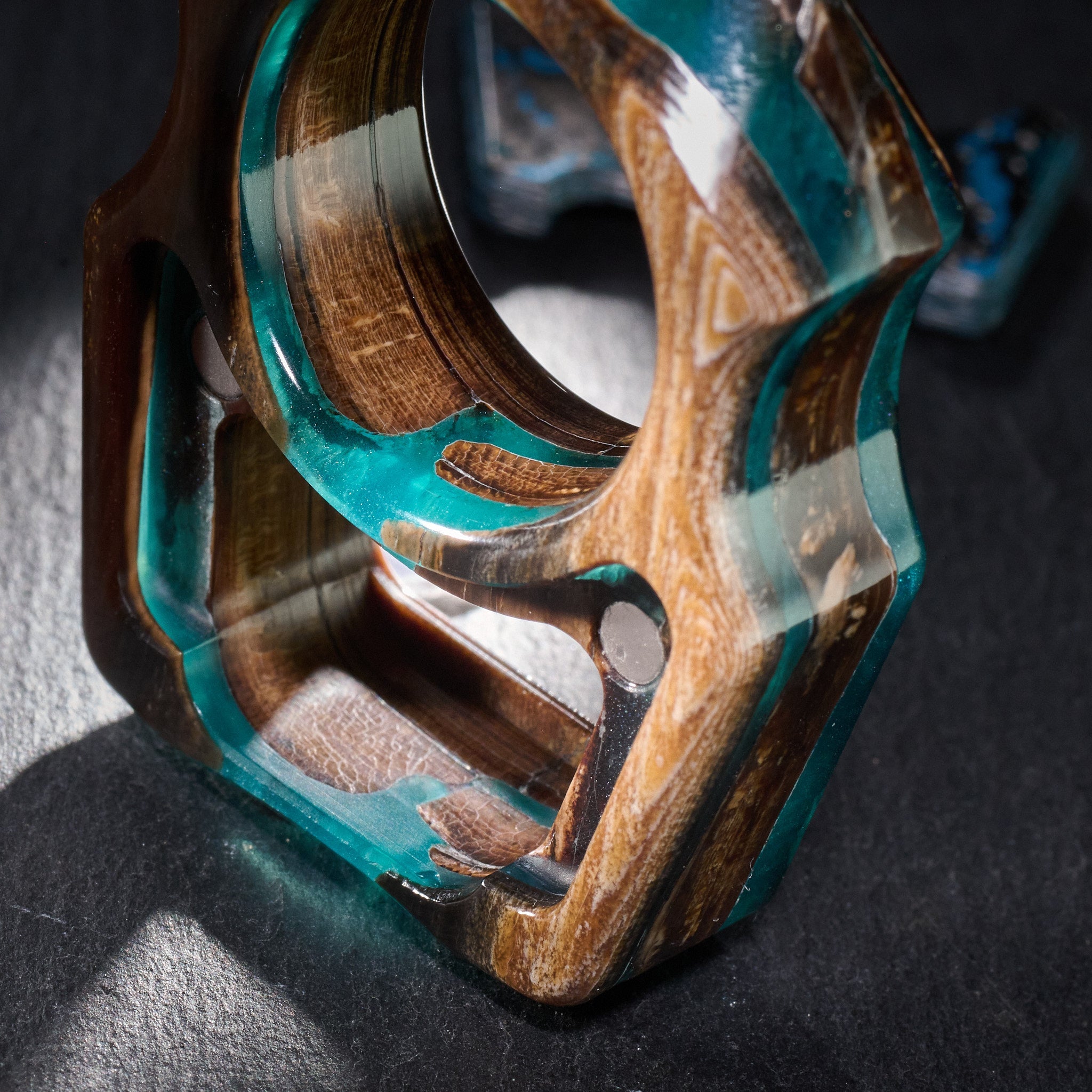 Stabilized Anancus Tusk EDC Keychain – Swampy Shark with Arctic Storm Carbon Fiber Inlay