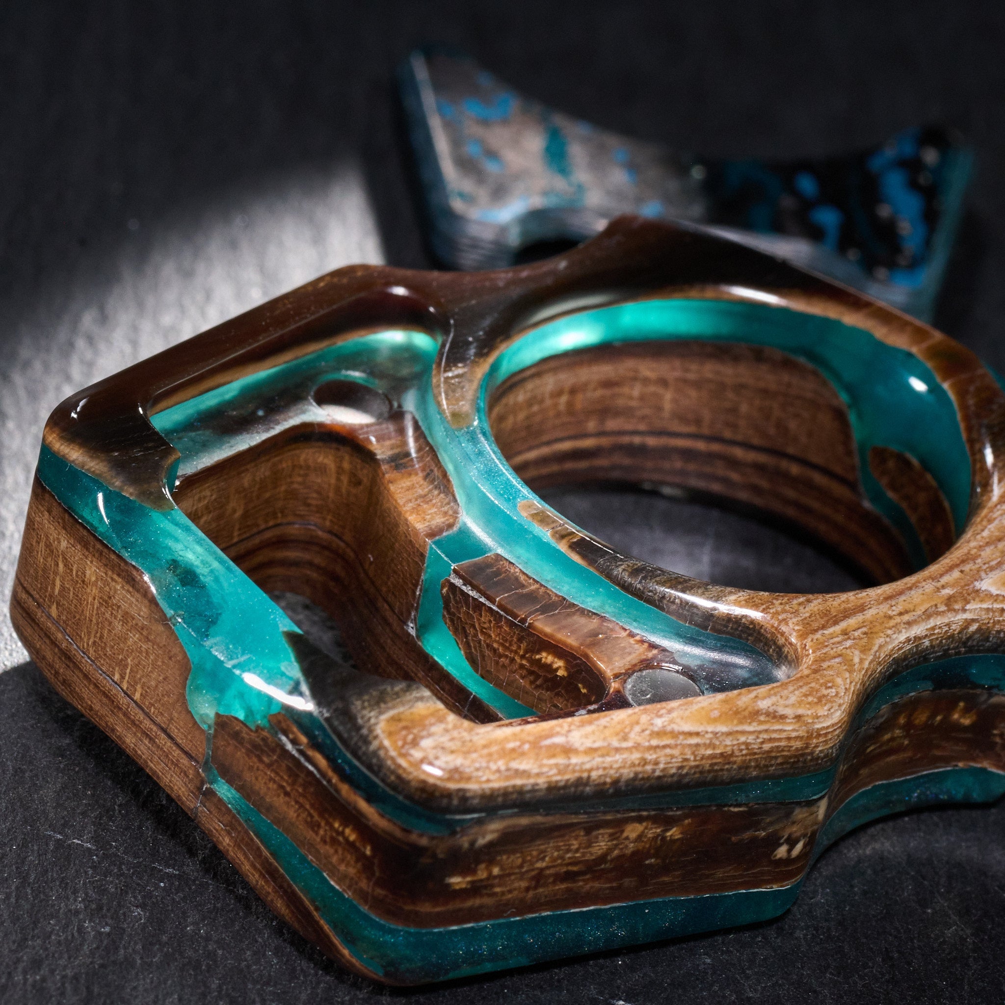 Stabilized Anancus Tusk EDC Keychain – Swampy Shark with Arctic Storm Carbon Fiber Inlay